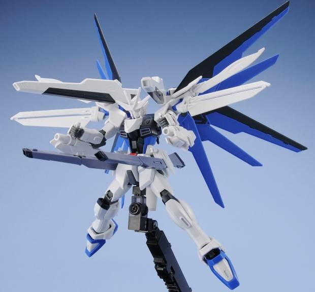 Hobby Japan 2015/10 (with HGCE Freedom Gundam Custom Kit)